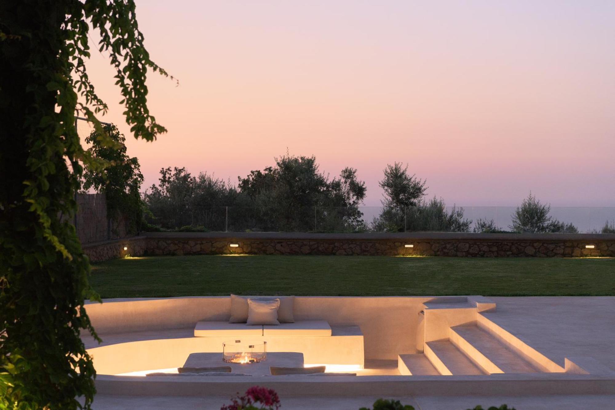 Thetree Villa, With Heated Pool & Spa Whirlpool Gállos Exteriér fotografie