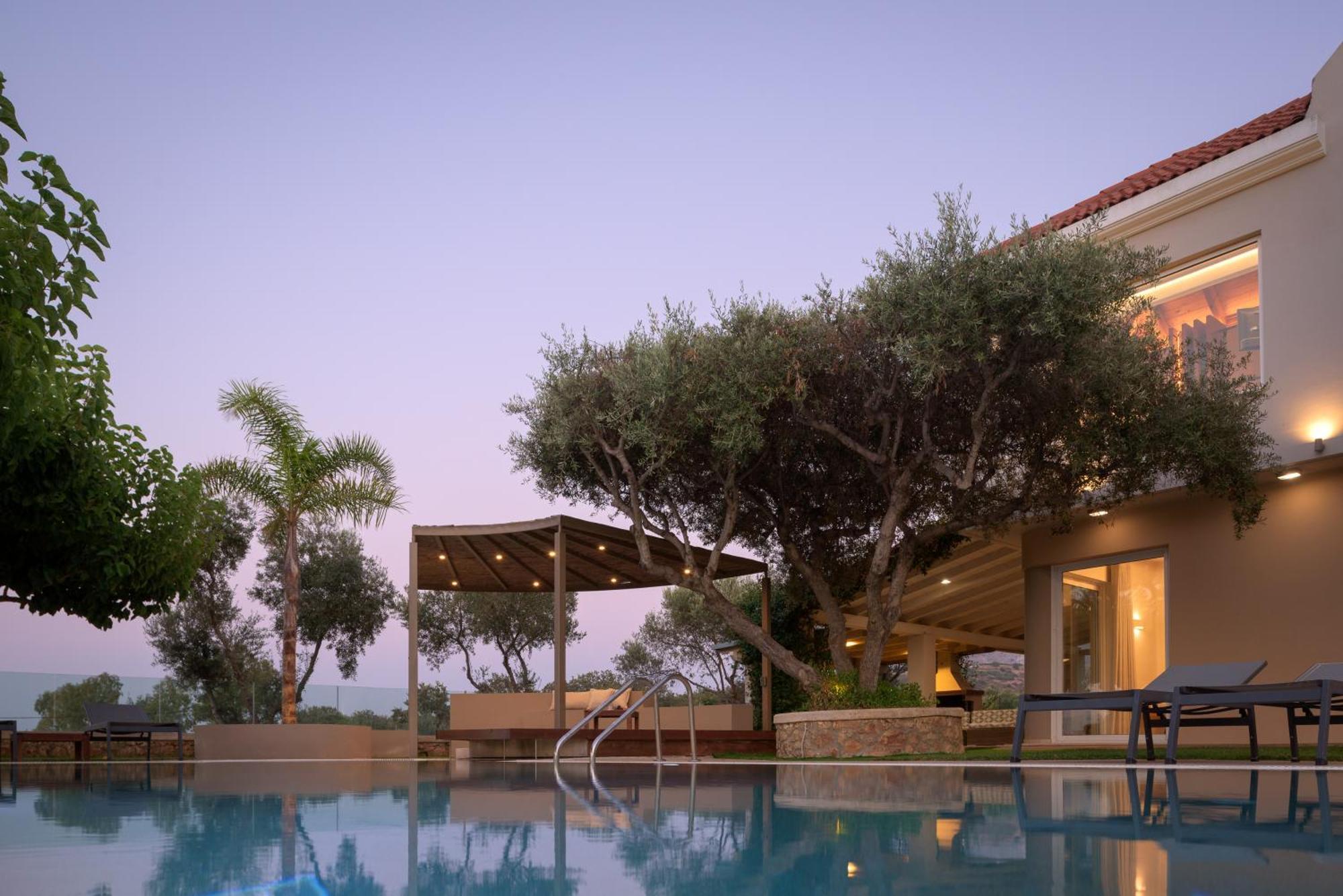 Thetree Villa, With Heated Pool & Spa Whirlpool Gállos Exteriér fotografie
